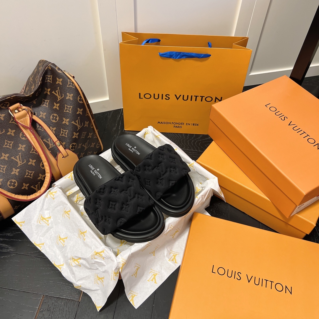 Louis Vuitton LV Pool Pillow Fashion Flat Flip-flops Slide Sandal