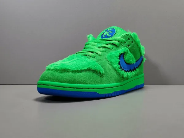 Dunk SB Low “Green Bear”× Grateful Dead