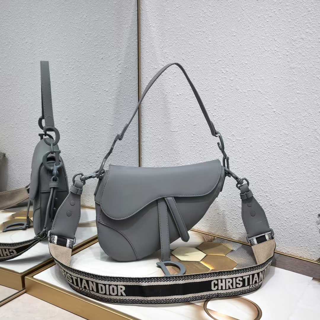 Dior SADDLE Bag Gray Ultramatte Calfskin M0446ILLO_M41G