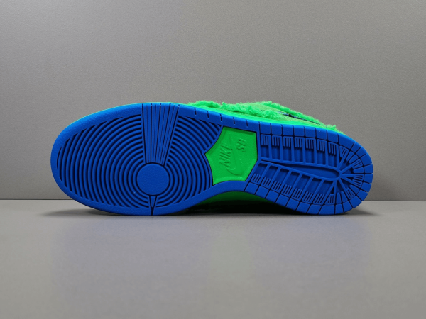 Dunk SB Low “Green Bear”× Grateful Dead