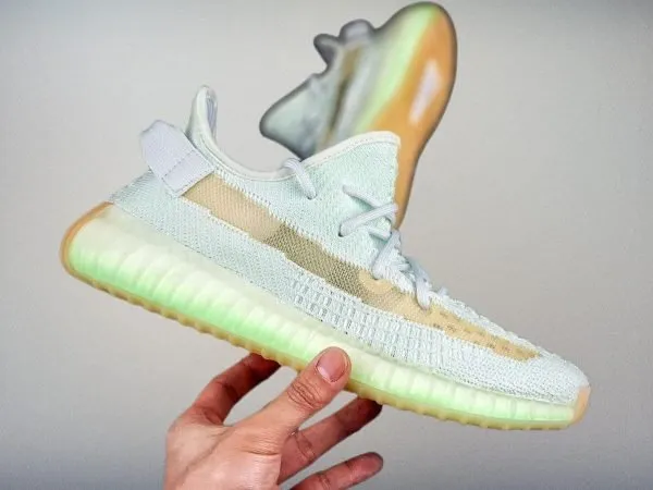Yeezy350 Boost V2 “Hyperspace”