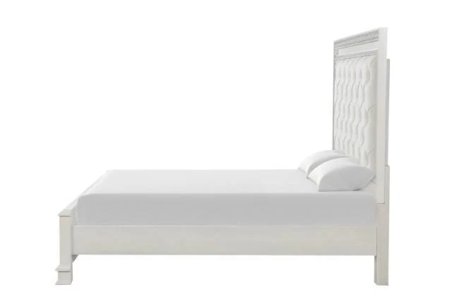 Stella Mia 4 Pc 5 Pc Queen Bedroom Set White
