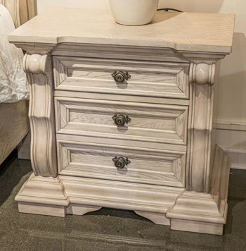 Bruchandi Nightstand