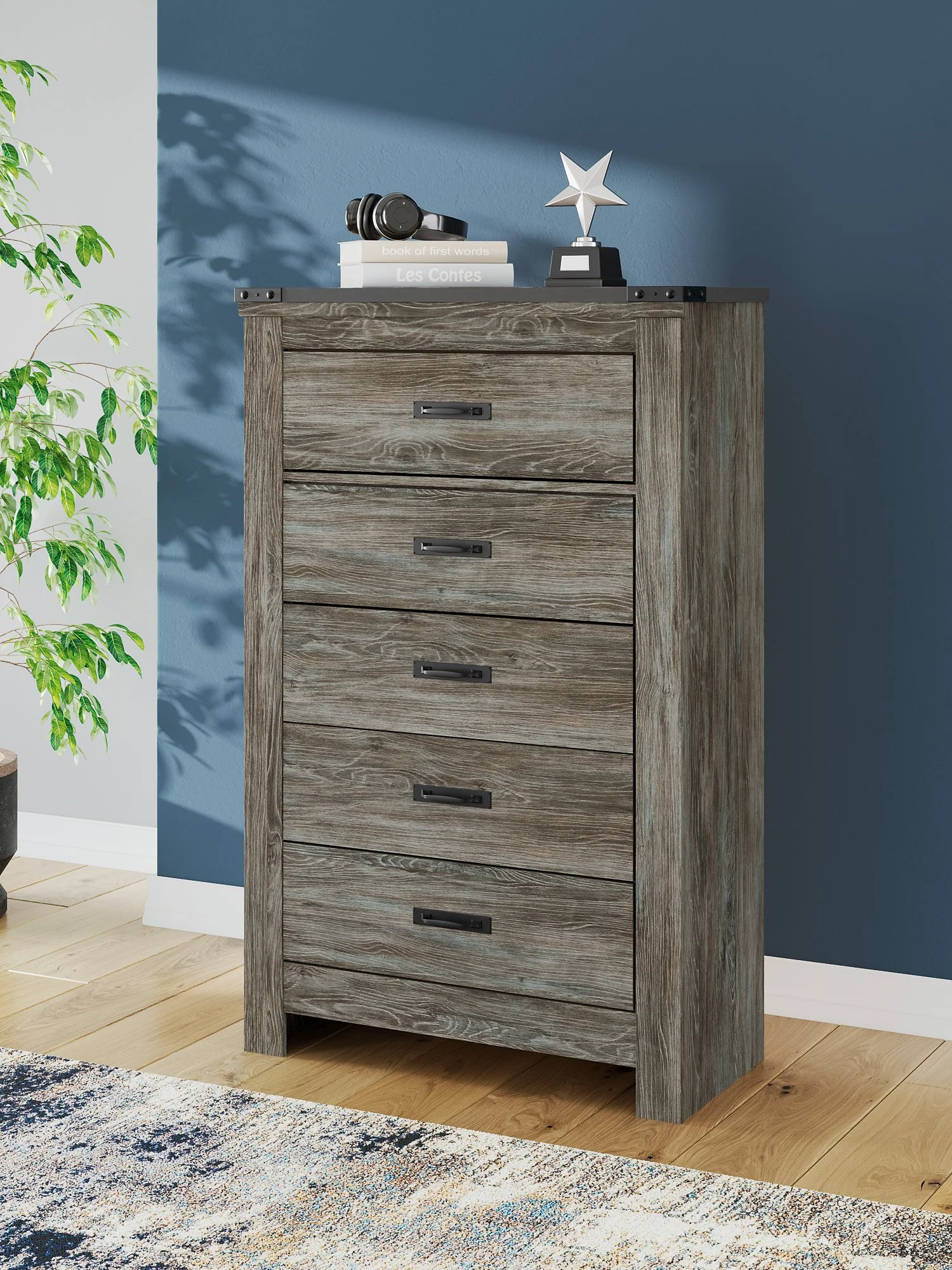 Frandern Chest of Drawers