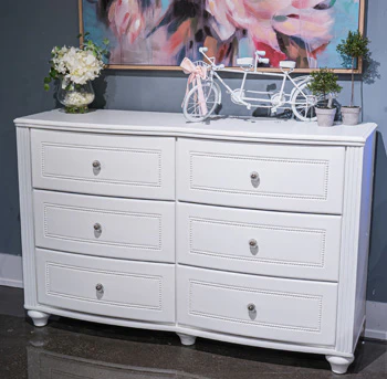Kozlani Dresser