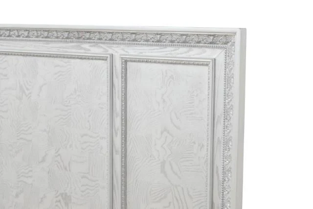 Stella Mia 4 Pc 5 Pc Queen Bedroom Set White