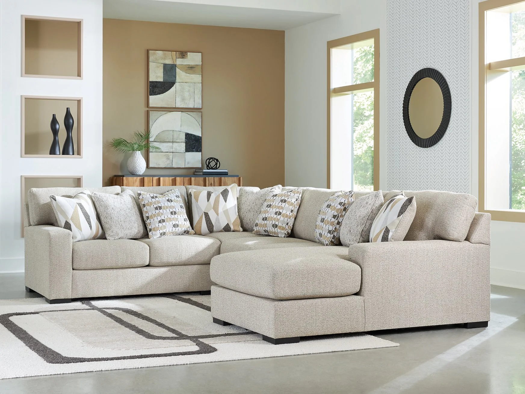 Laurelgrove Sectional with Chaise