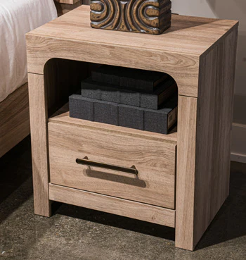Kinlanni Nightstand