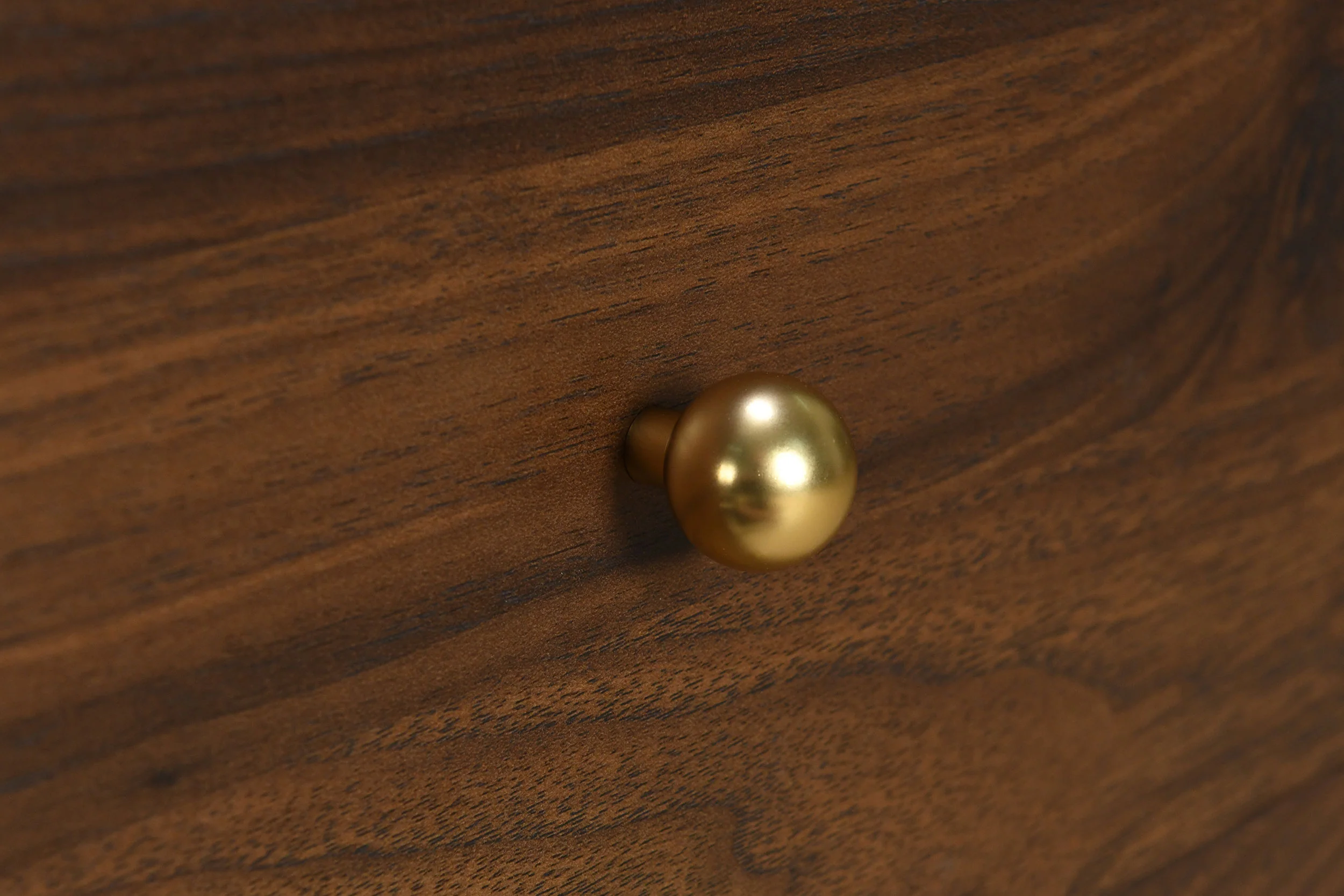 Welsley 4 & 5 Piece Bedroom Set