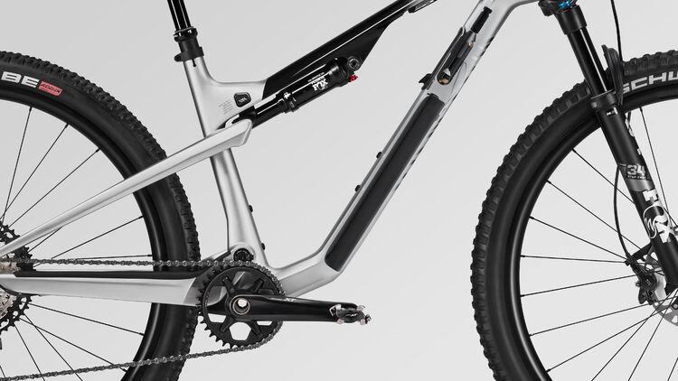 Lux Trail CF 8