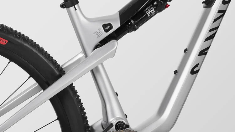 Lux Trail CF 7