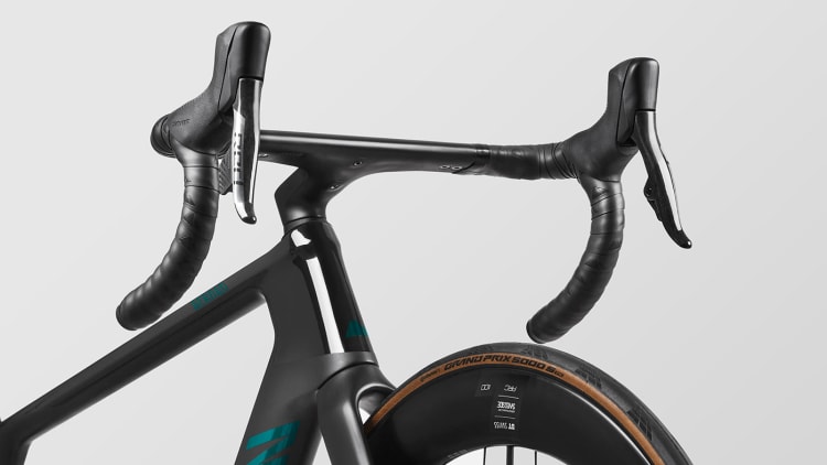 Aeroad CFR AXS