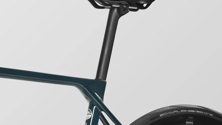Ultimate CF 7 Di2 AERO