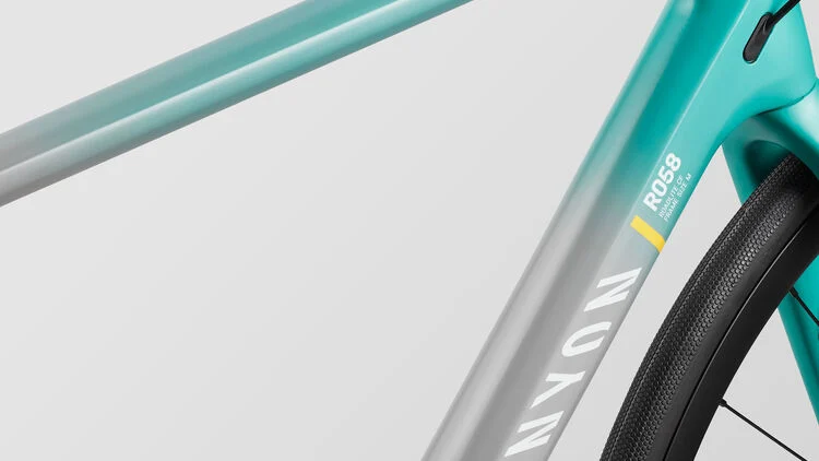 Roadlite CF 8