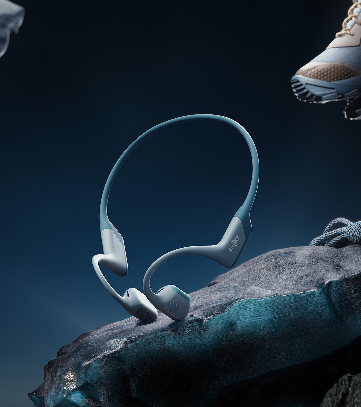 Lightweight luxury earphones