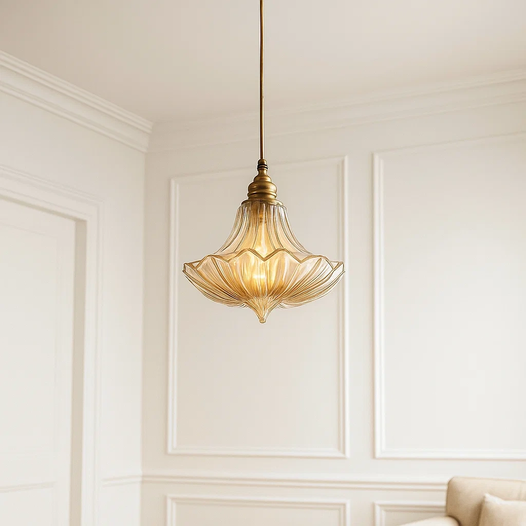 Lámpara colgante vintage de cristal acanalado con acabado en latón