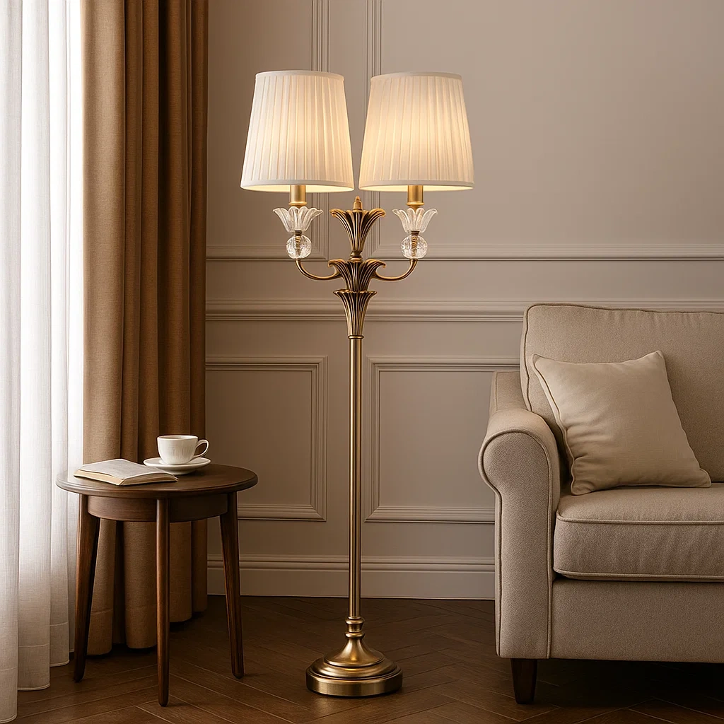 Lámpara de pie elegante de doble pantalla en latón antiguo
