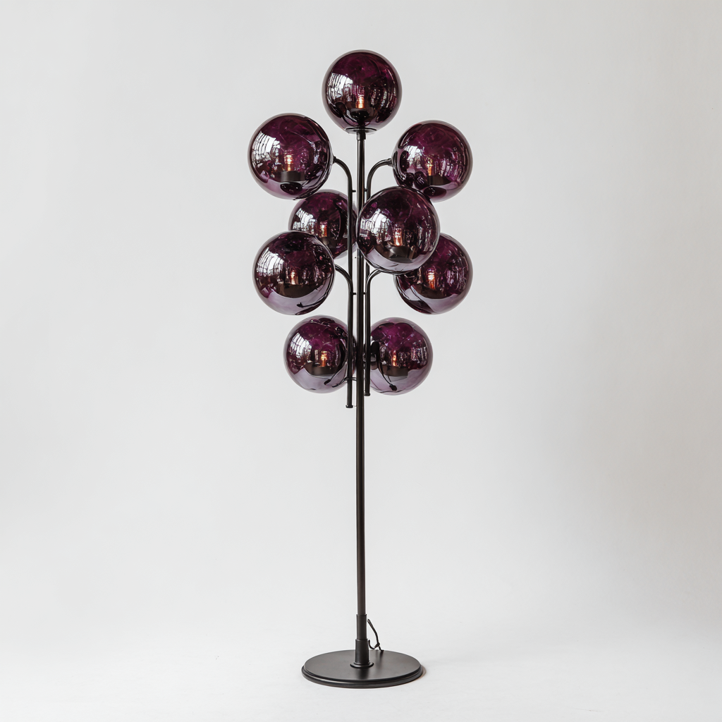 Lámpara de pie moderna con esferas de vidrio burdeos