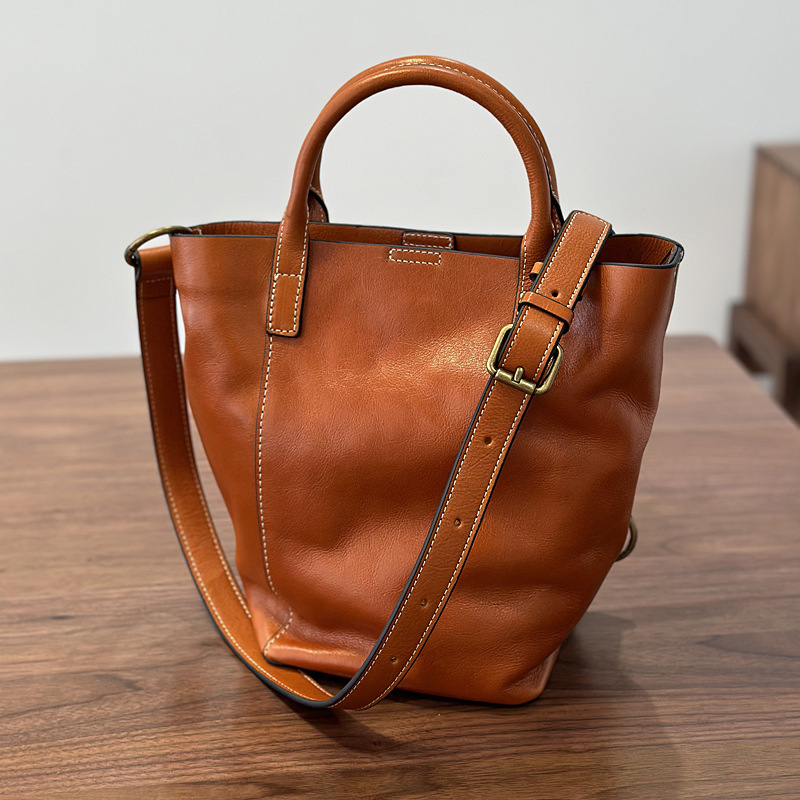 Cleo Petite Bucket – Cognac Amber