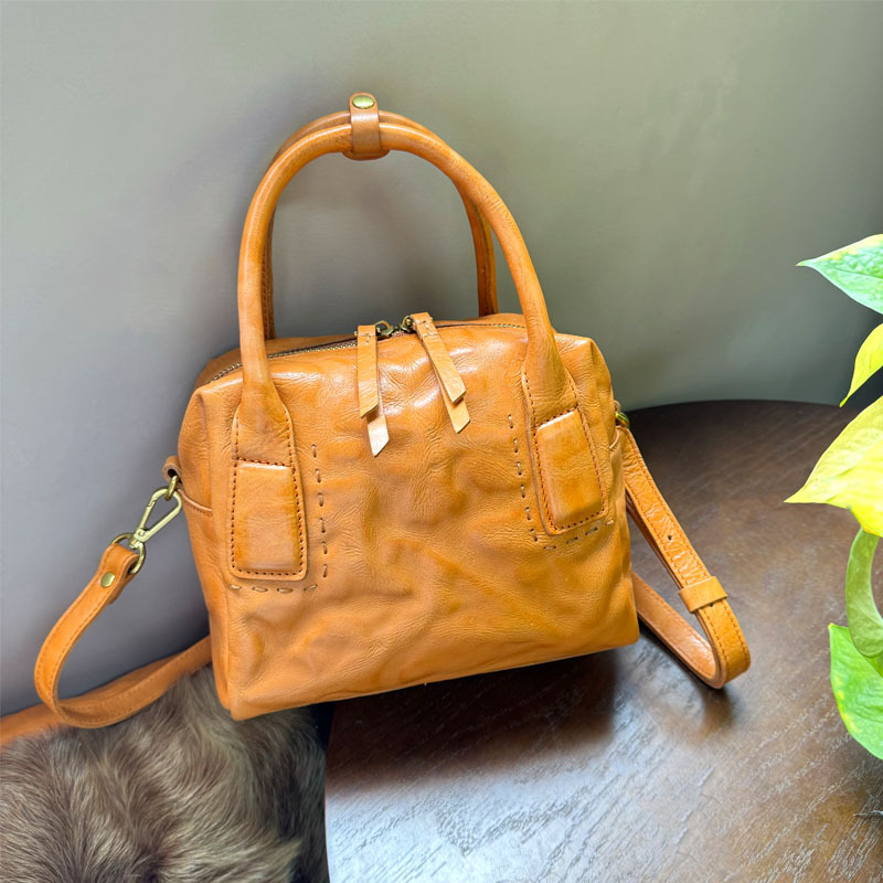 Iris Mini Boston – Caramel Amber