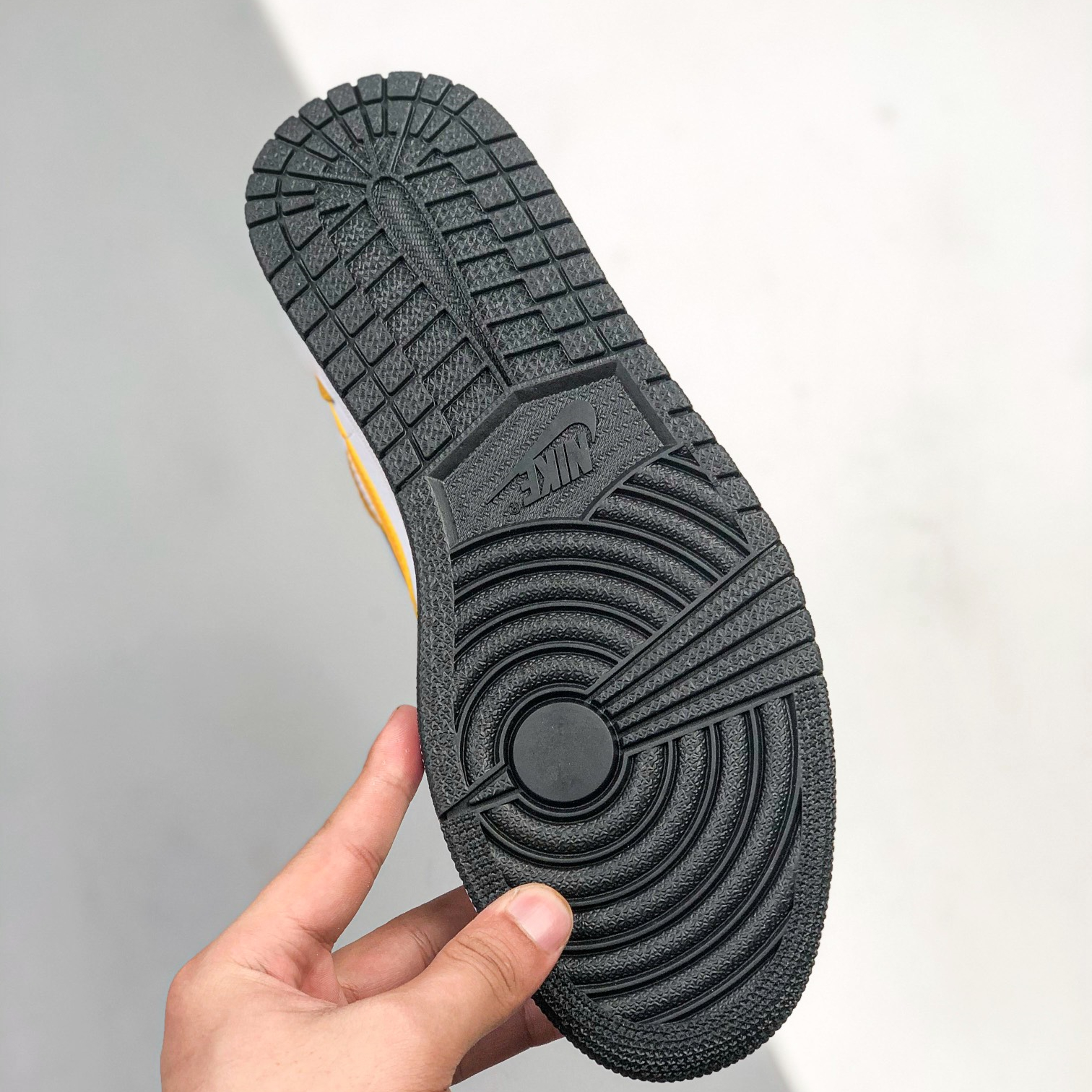 Nike Air Jordan 1 High Top Sneakers Shoes Gr. 36-46