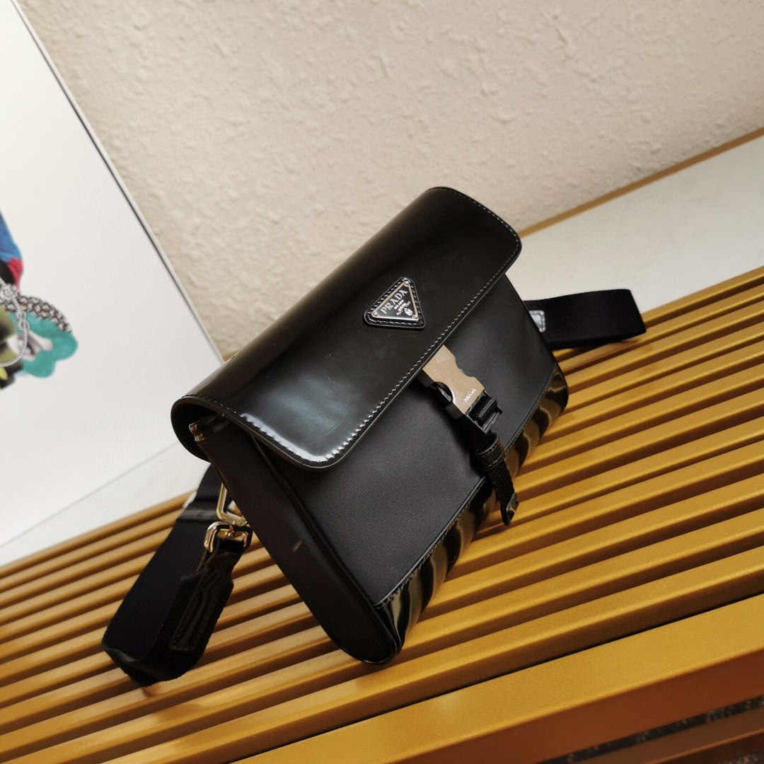 Prada 2VD044 Re-Nylon and Leather Mens Shoulder Bags Size 20*15.5*4cm