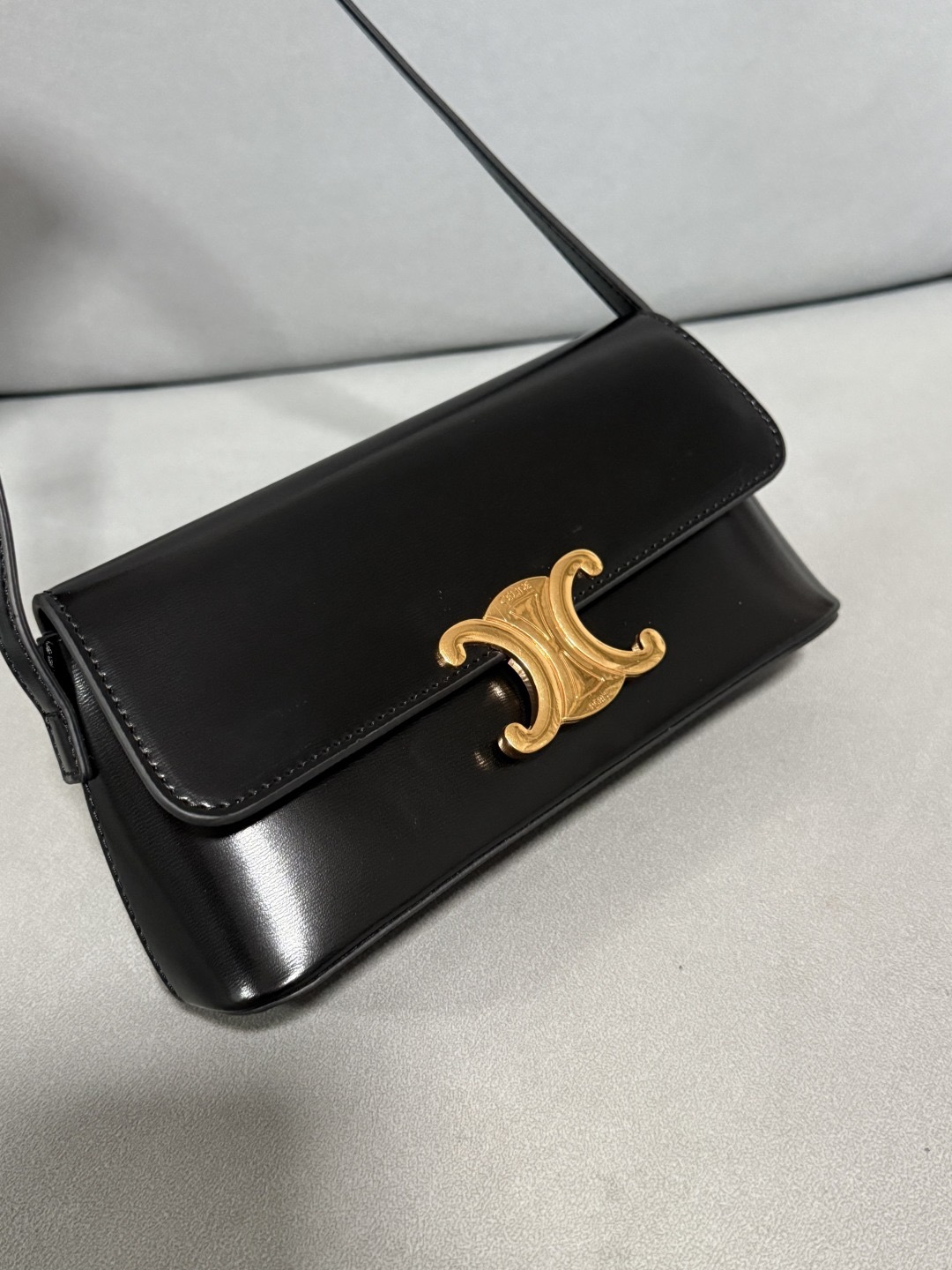 Celine 25ss Lulu Women Shoulder Bags Size 24*11.5*8cm