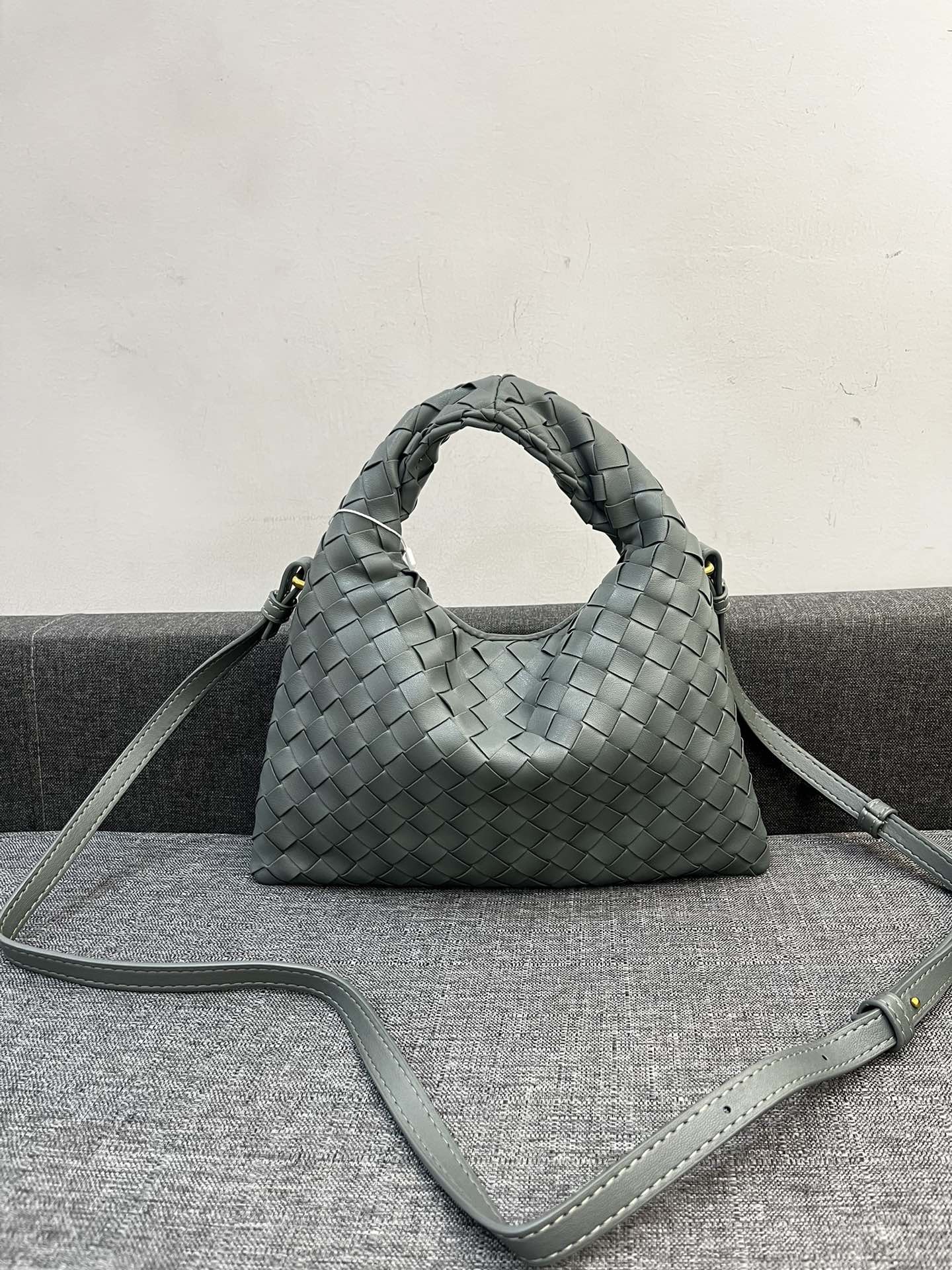 Bottega Veneta HO Women Shoulder Bags 28*17cm