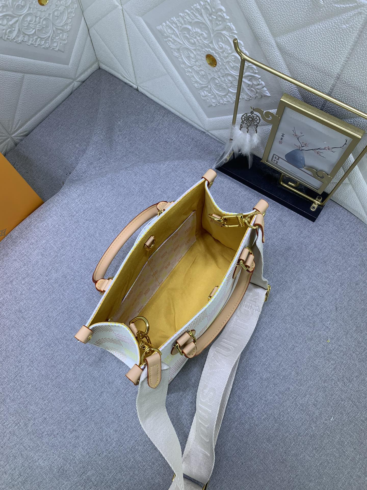 Louis Vuitton M46373 OnTheGo Women Shoulder Bags Size 25*19*11cm