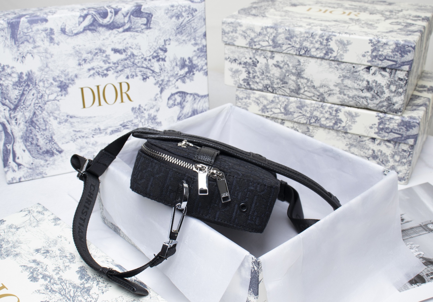 Dior Mens Shoulder Bags 22*15*5cm