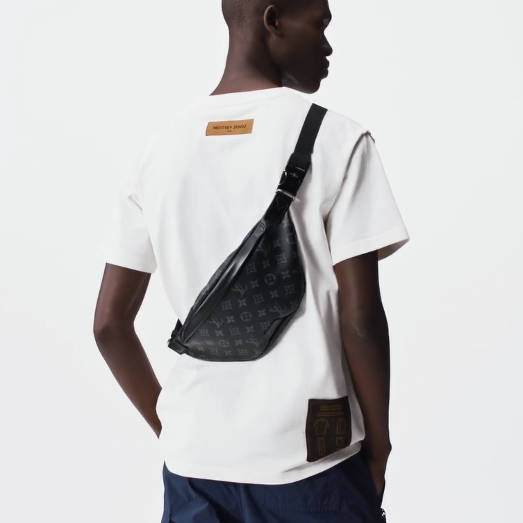 Louis Vuitton M46035 Discovery Bumbag Mens Shoulder Bags Size 44*15*9cm