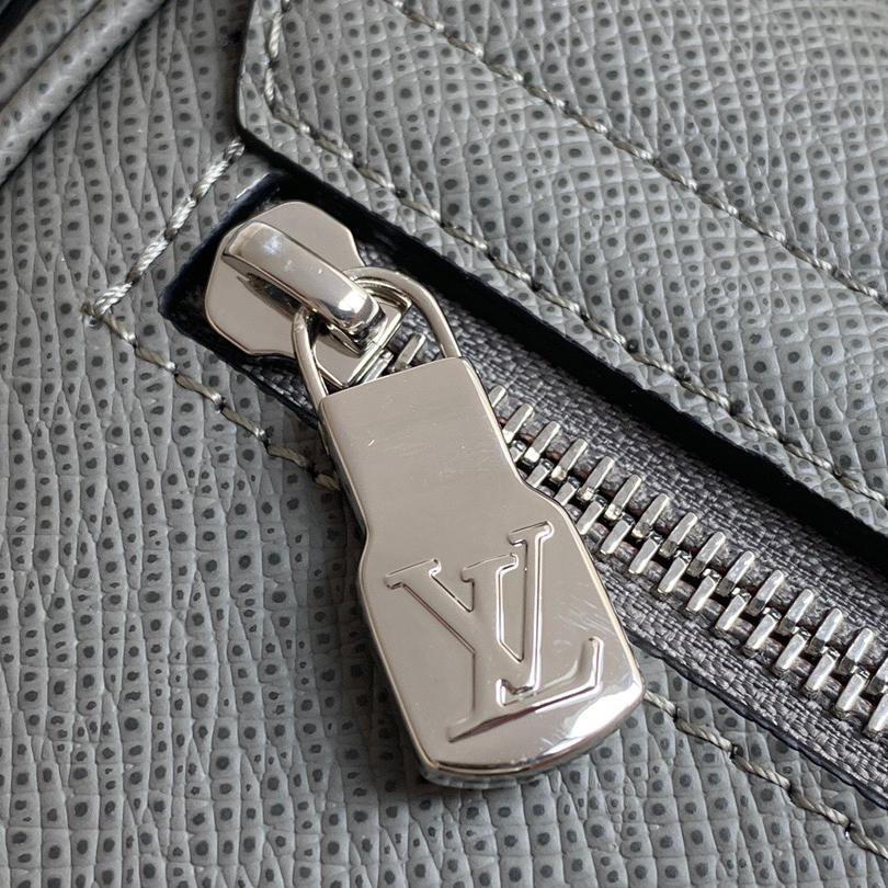 Louis Vuitton M30851 District Mens Shoulder Bags Size 26*20*7cm