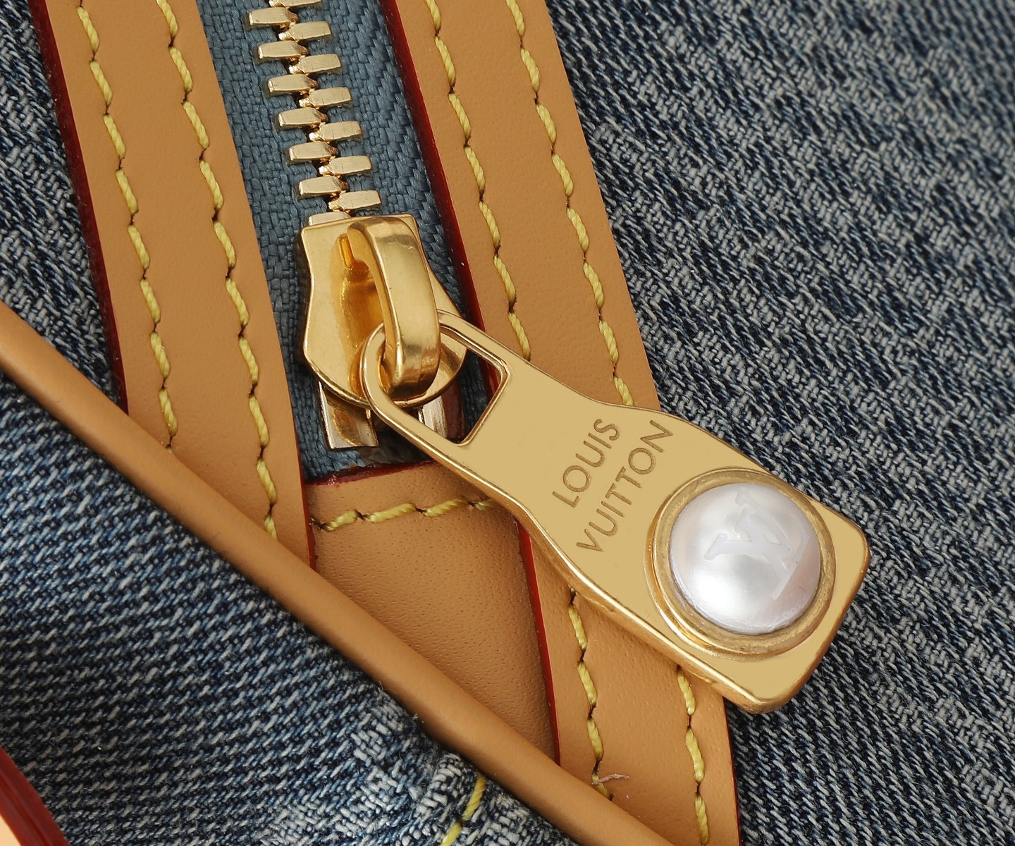 Louis Vuitton N40706 Chess Messenger Mens Shoulder Bags Size 24*24*8cm