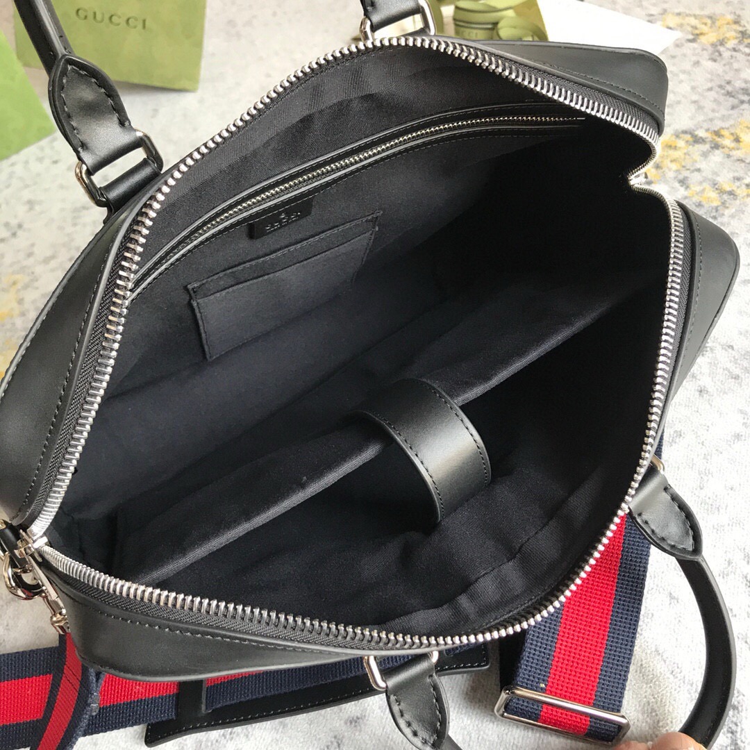 Gucci Aus GG Supreme Mens Shoulder bags Size 36*28*7cm