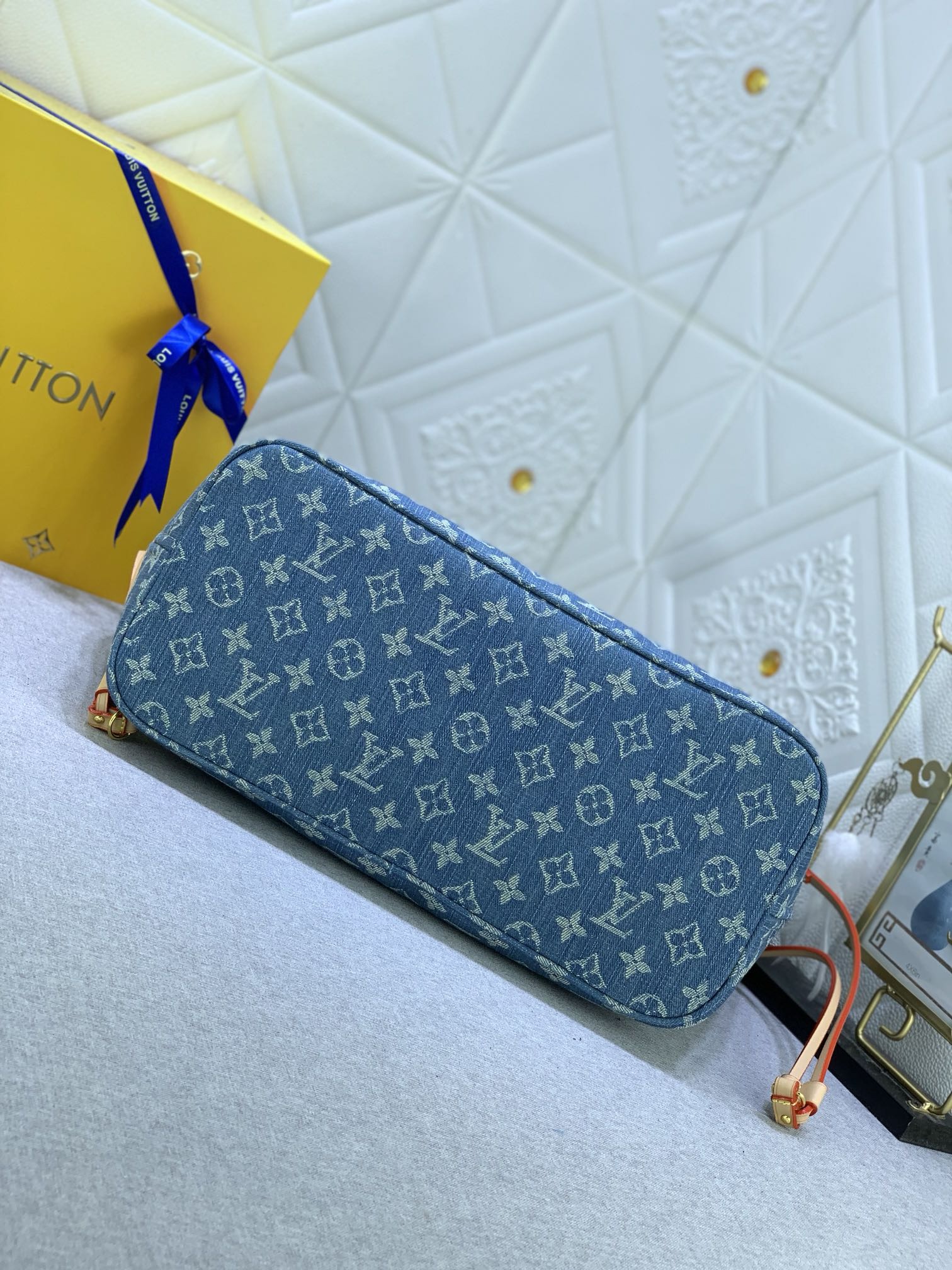 Louis Vuitton Shopping Bags 32*29*17cm