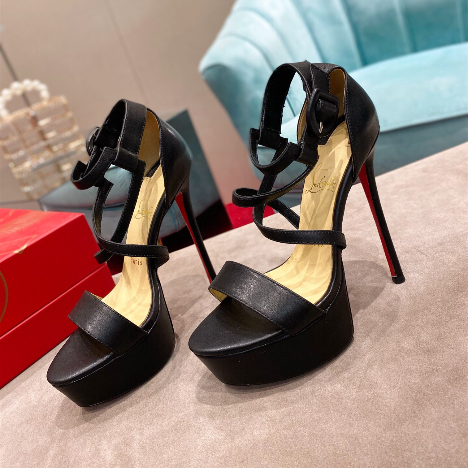 Christian Louboutin Choca Pumps Size 35-41 2-Color