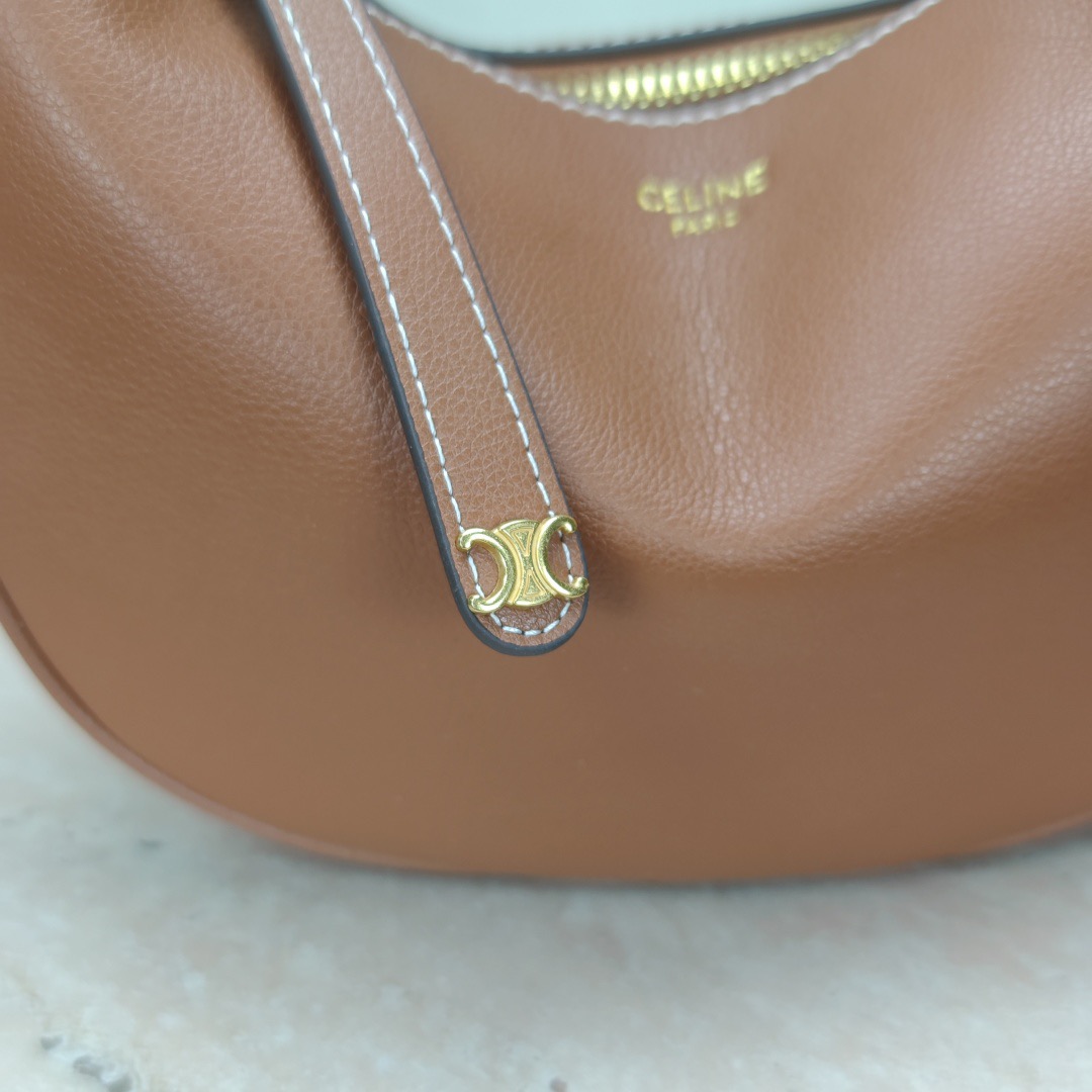 Celine 25ss Lulu Women Shoulder Bags Size 24*21*5cm