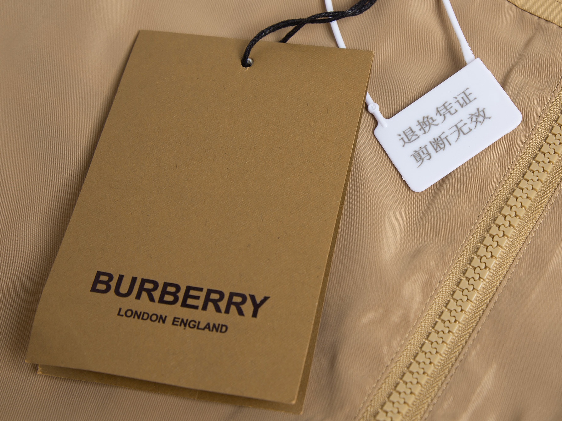 Burberry Unisex Jacket Size S-XL