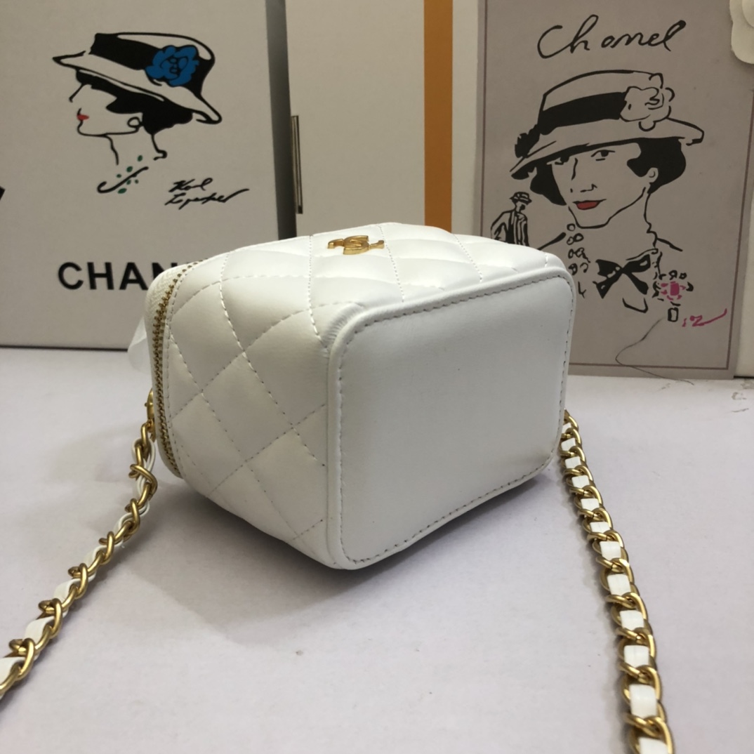 Chanel Women Shoulder Bags 11*8.5*7cm