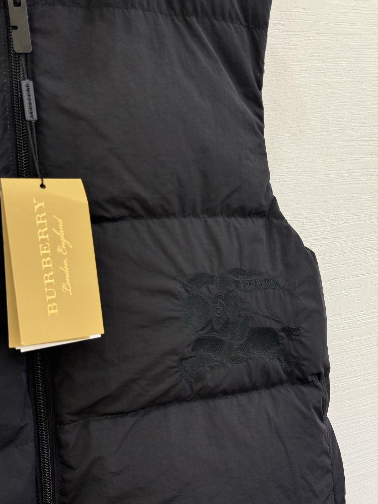 Burberry Unisex Vest Size S-XXL