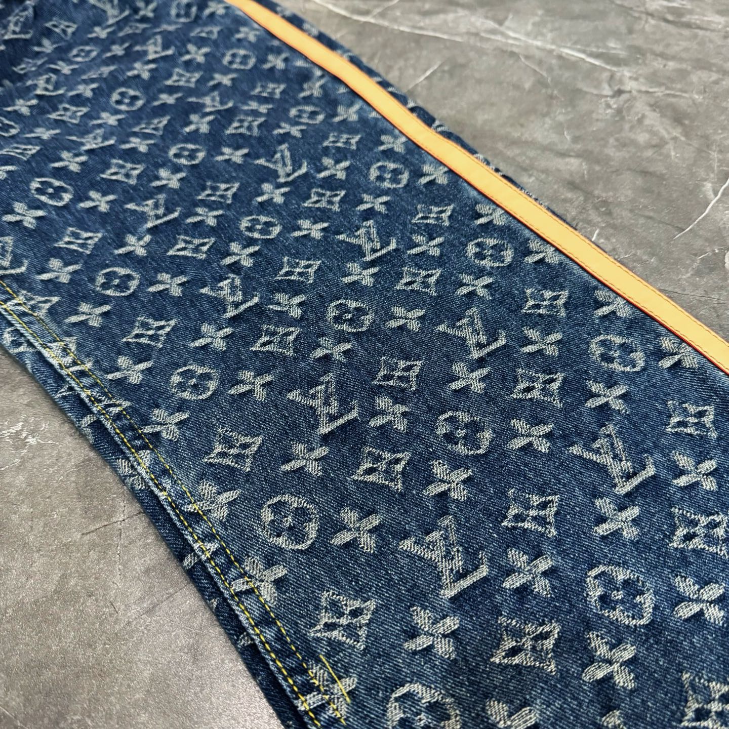 Louis Vuitton Unisex Jeans Size S-XL