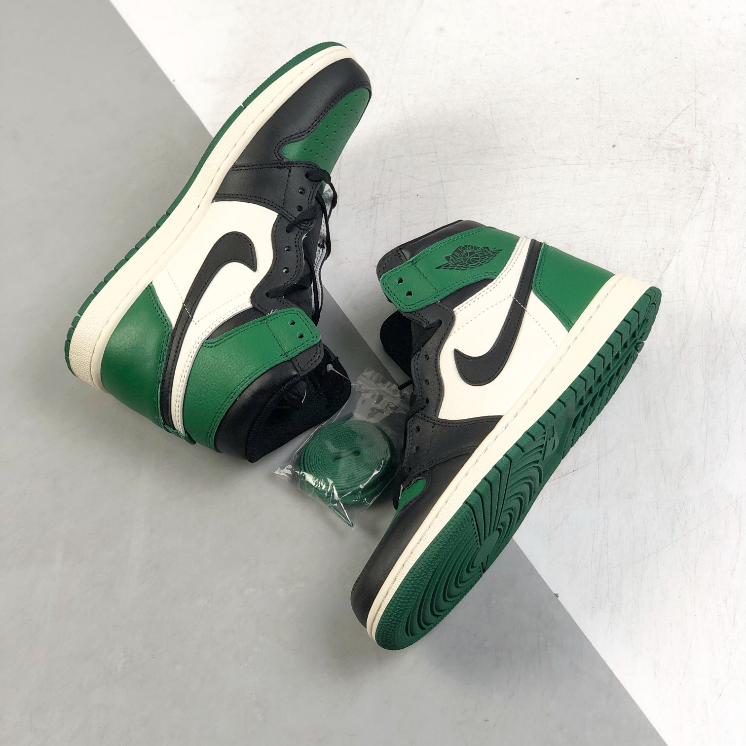 Nike Air Jordan 1 High Top Sneakers Shoes Gr. 36-46