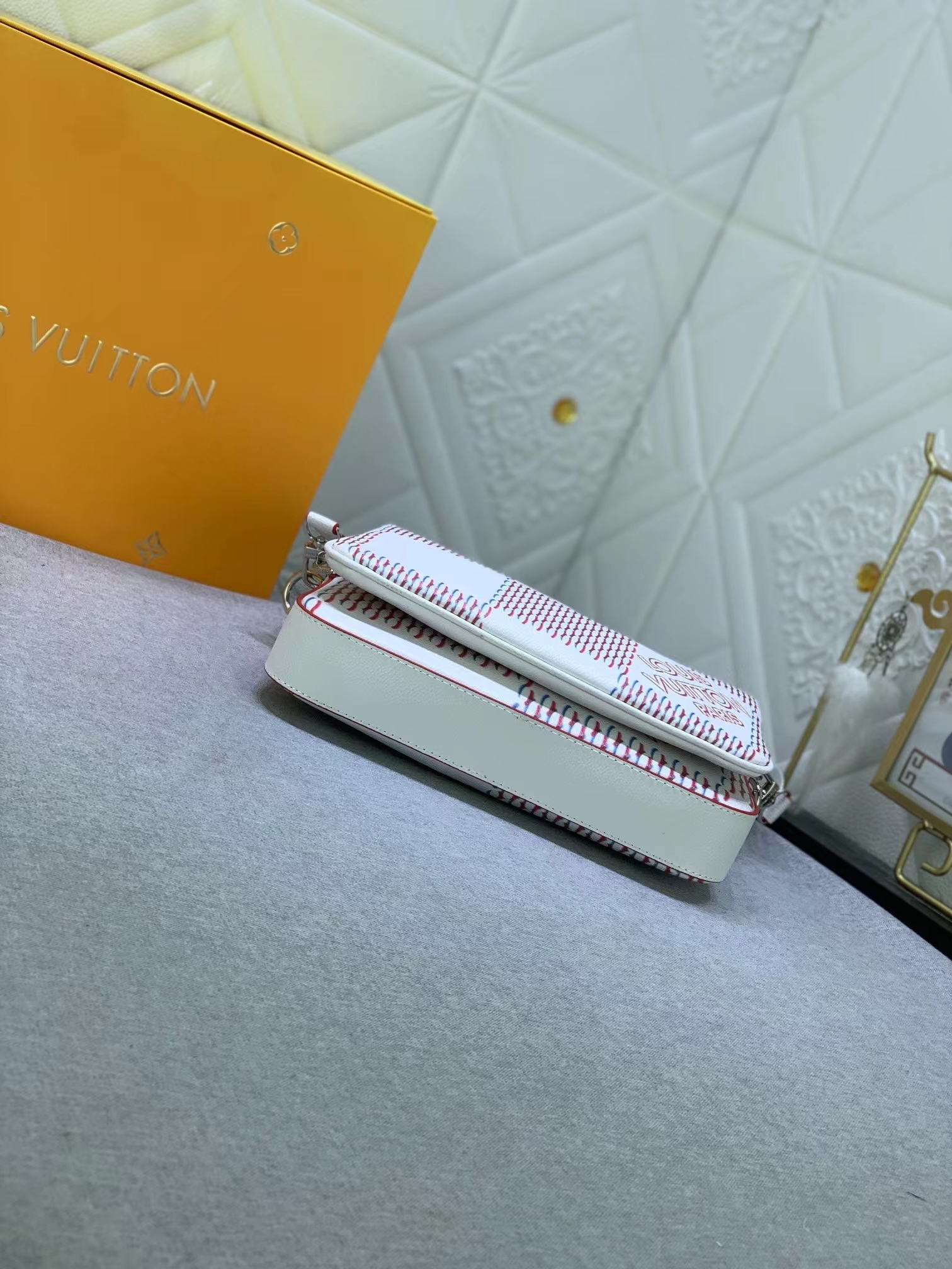 Louis Vuitton Monogram Eclipse Reverse Mens Shoulder Bags Size 25*18.5*7cm