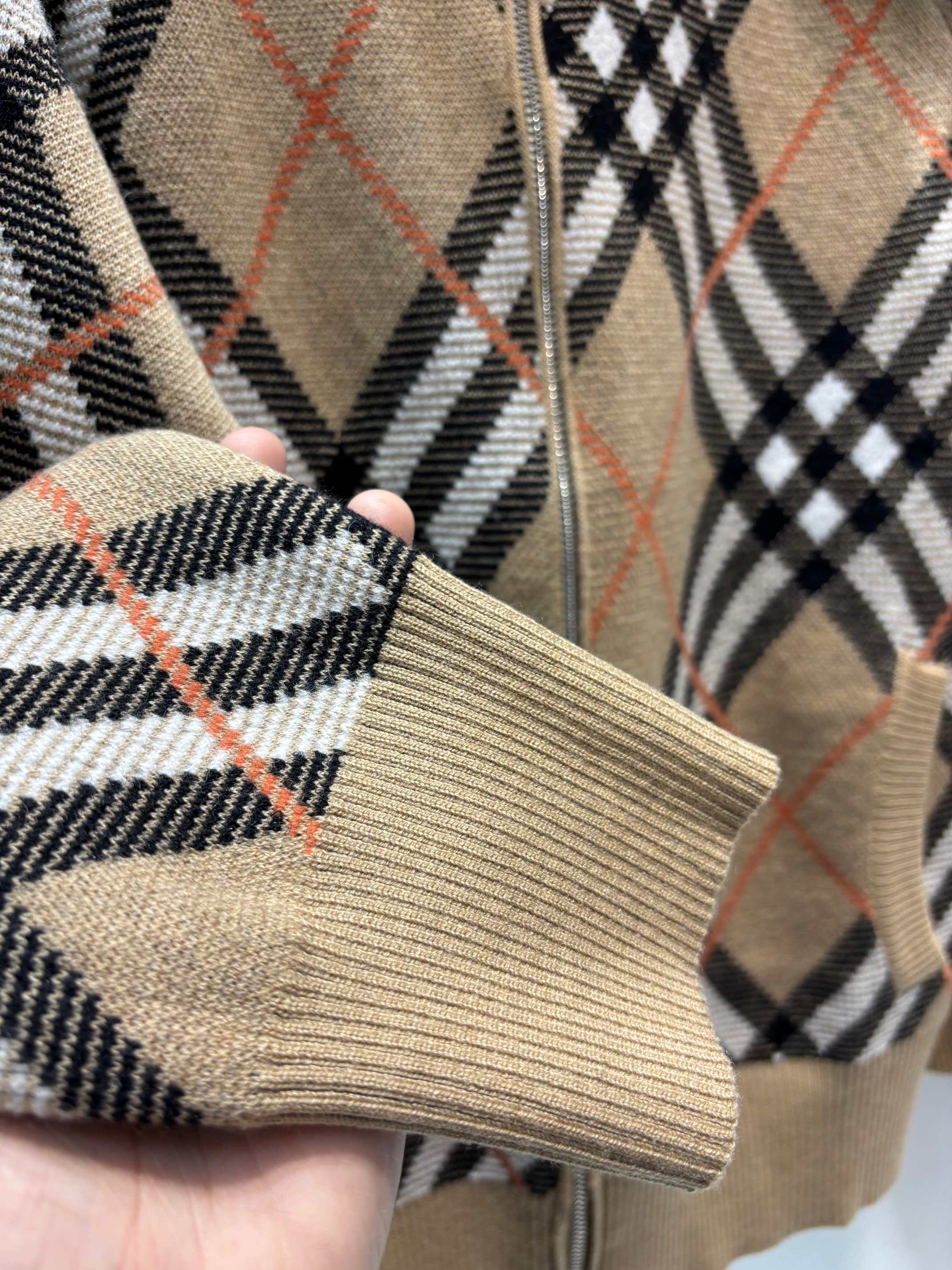 Burberry Unisex Jacket Size S-XL