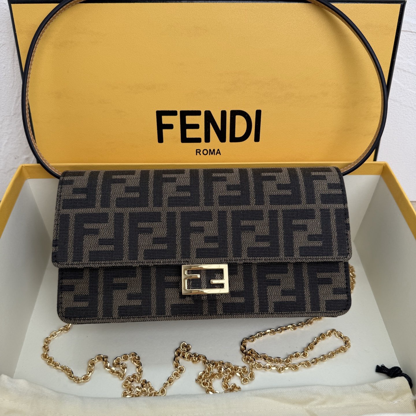 Fendi Women Shoulder Bags Size 21*11*5cm