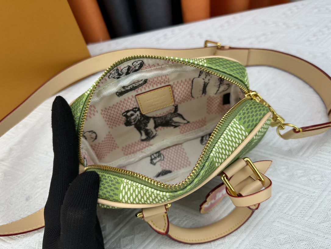 Louis Vuitton N40643 Nano Porte Documents Voyage Women Shoulder Bags Size 20*13*5cm