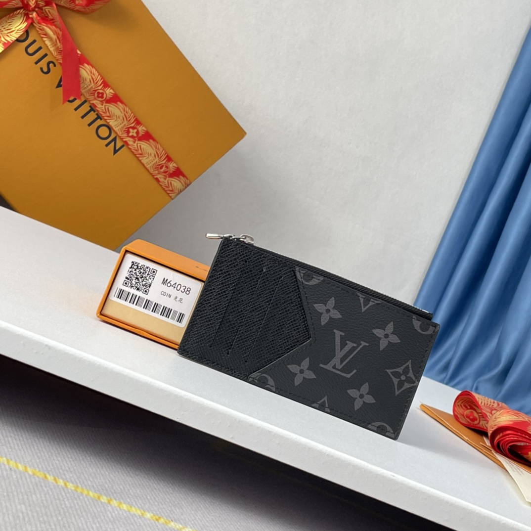 Louis Vuitton M64038 Card Holder Size 14*8cm
