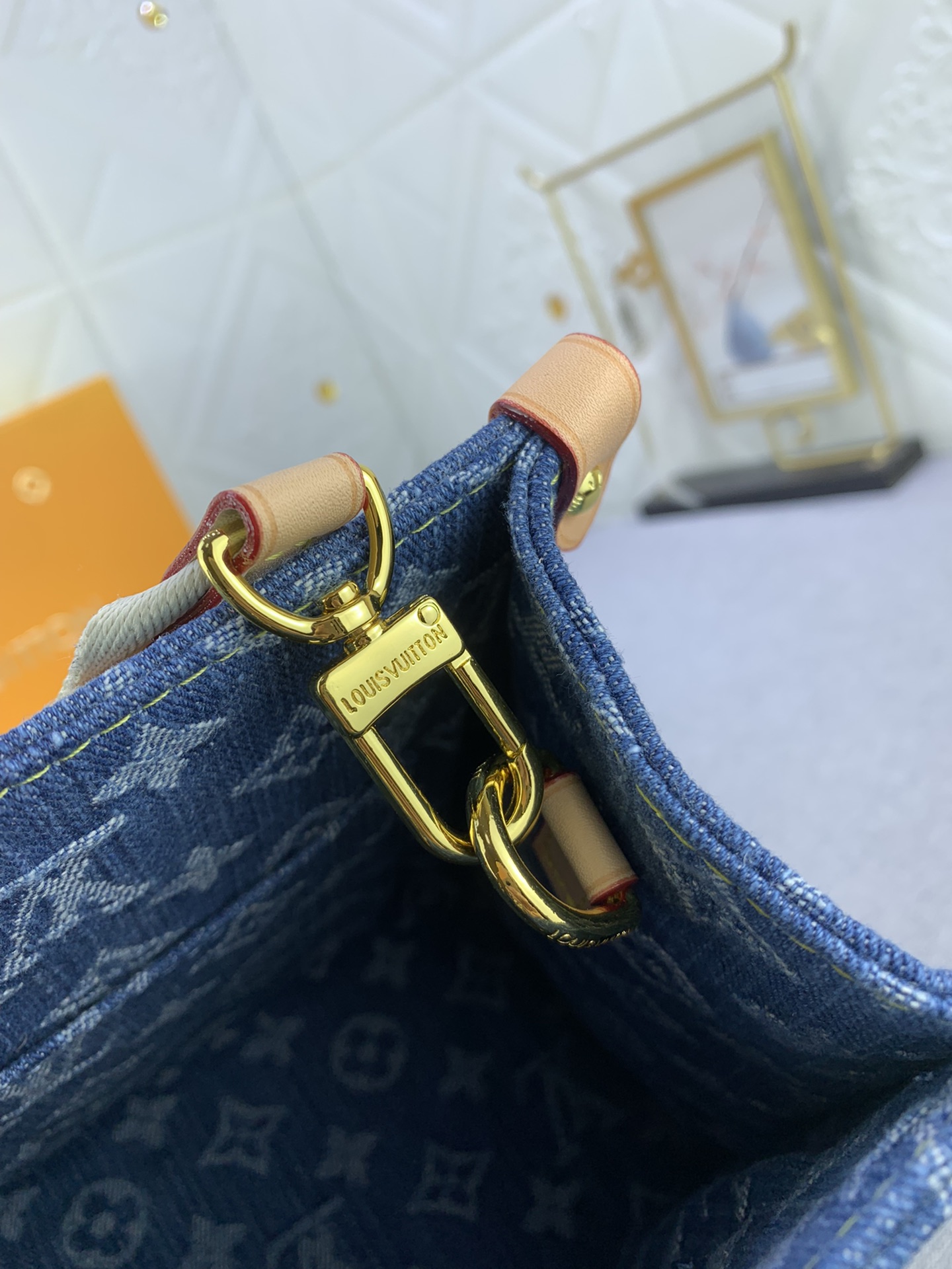 Louis Vuitton M46373 OnTheGo Monogram Reverse Giant Denim Cowboy Women Shoulder Bags Size 25*19*11.5cm