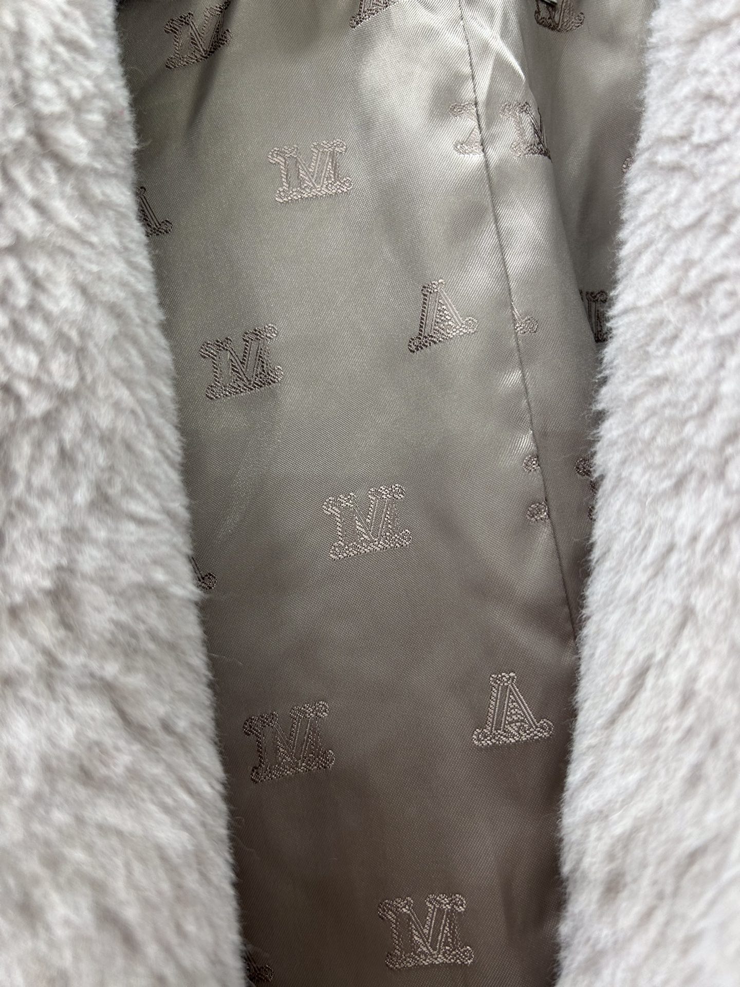 Max Mara Teddy Cape short style one size fits all