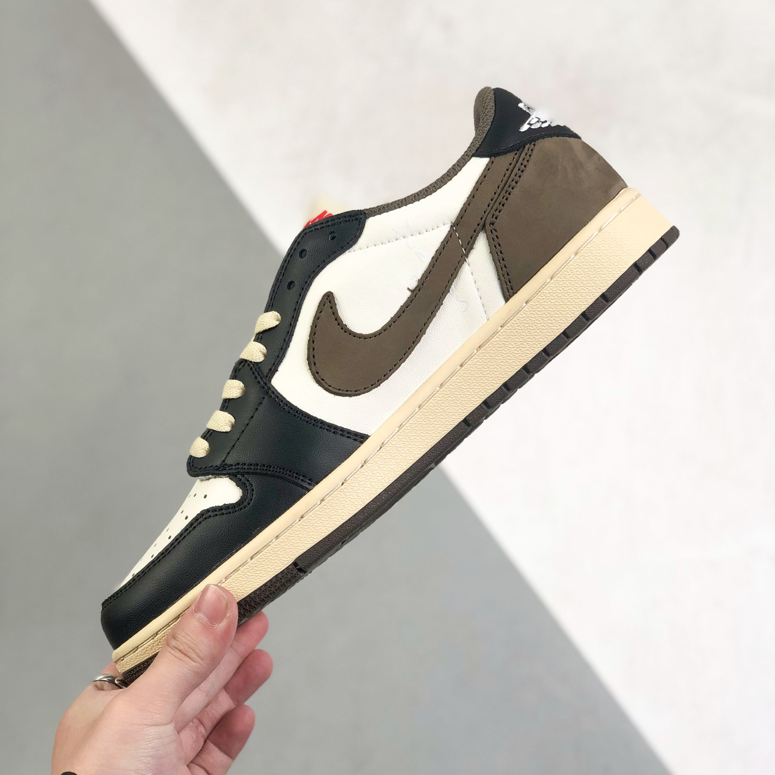 Nike Air Jordan 1 x Travis Scott Low Top Sneaker Shoes Gr. 36-46